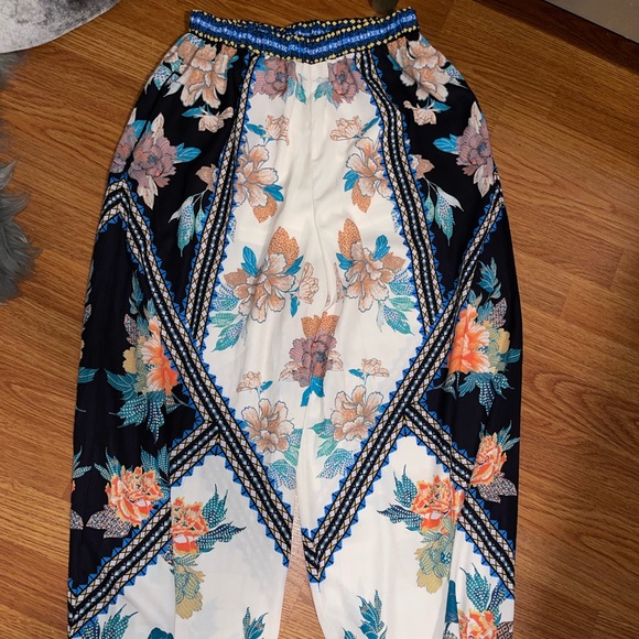 Two Piece Pant Set - Picture 7 of 11